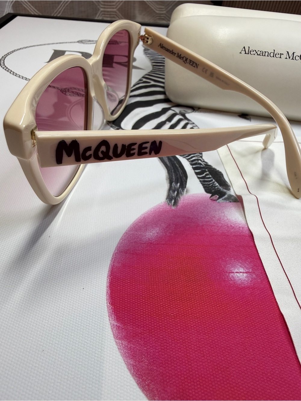 Alexander McQueen *NWOT* Square Frame Sunglasses - Picture 3 of 7